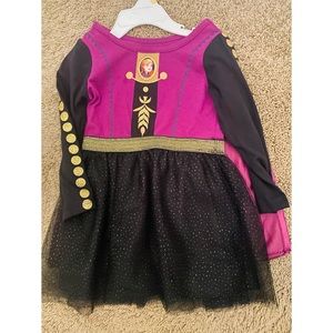 Anna dress with cape